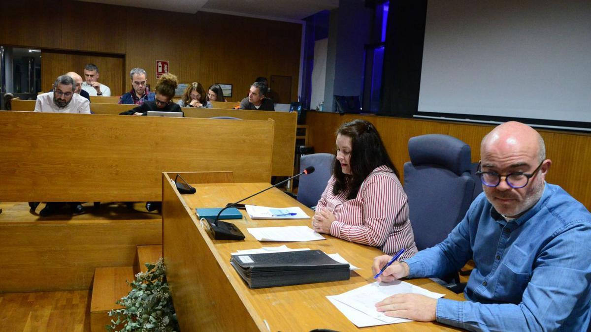 En el fondo a la derecha, la silla vacía de José Enrique Sotelo, en el pleno de ayer.