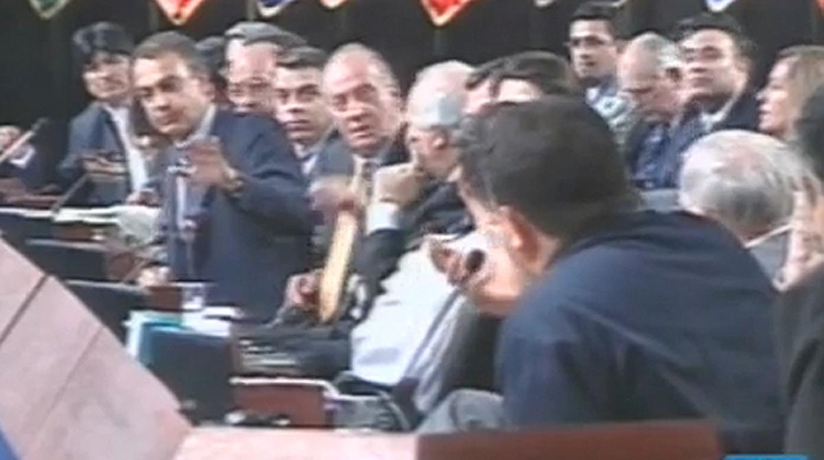El Rey a Hugo Chávez en la cumbre iberoamericana del 2007: ¿Por qué no te callas?