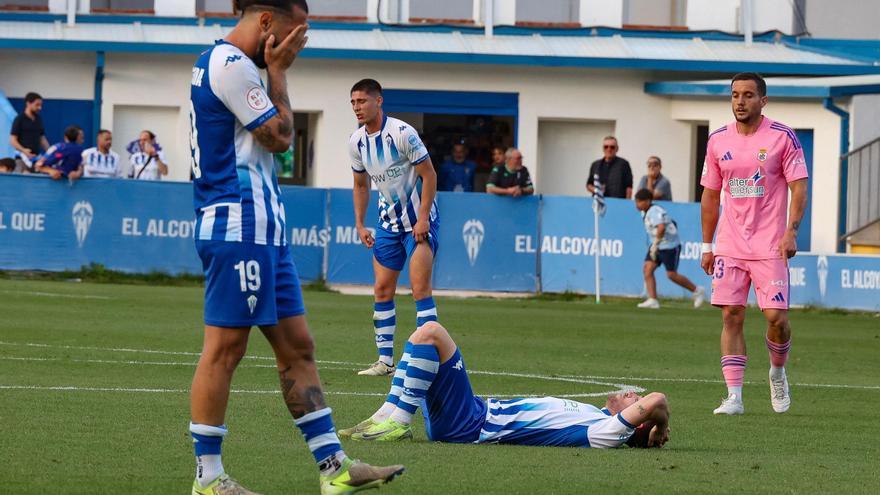 El Alcoyano se complica más la permanencia