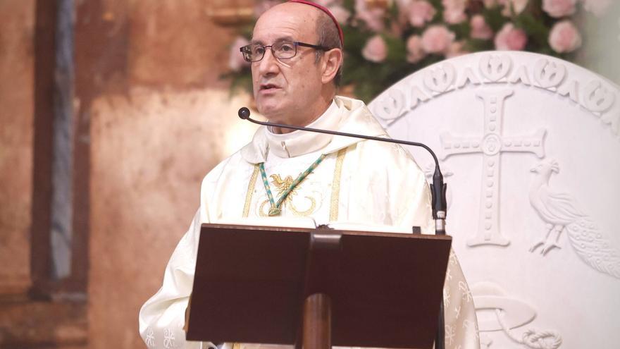 El obispo de Córdoba, Jesús Fernández, defiende la dignidad de los trabajadores: "Especialmente de quienes sufren mayor precariedad, como son las personas migrantes"