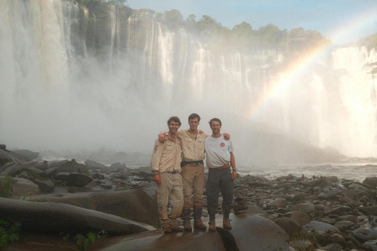 Álex Costa, Lucas Poch y Pablo Poch, los protagonistas de la expedición en moto de Barcelona al Cabo de Buena Esperanza