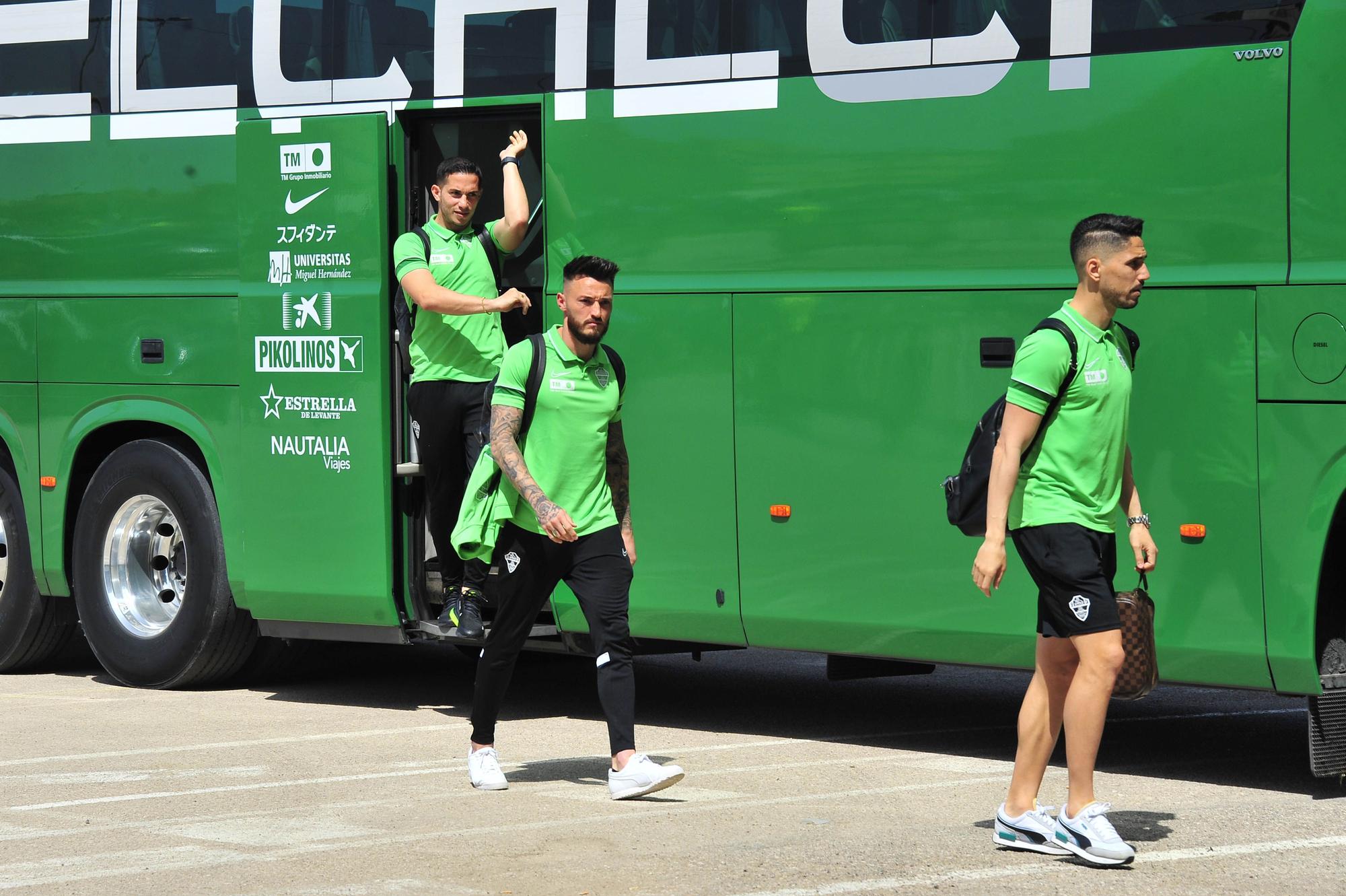 El Elche abraza la permanencia (3-0)