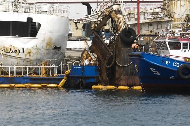 BARCO EN RIESGO DE HUNDIMIENTO