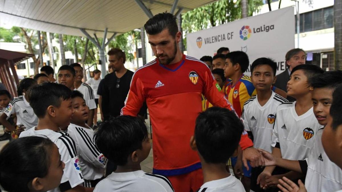 Ryan apenas disputó diez partidos con el Valencia