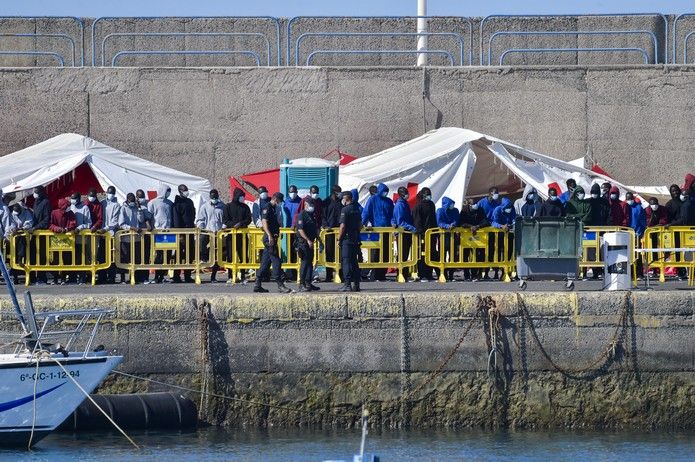 Llegada de inmigrantes al muelle de Arguineguín