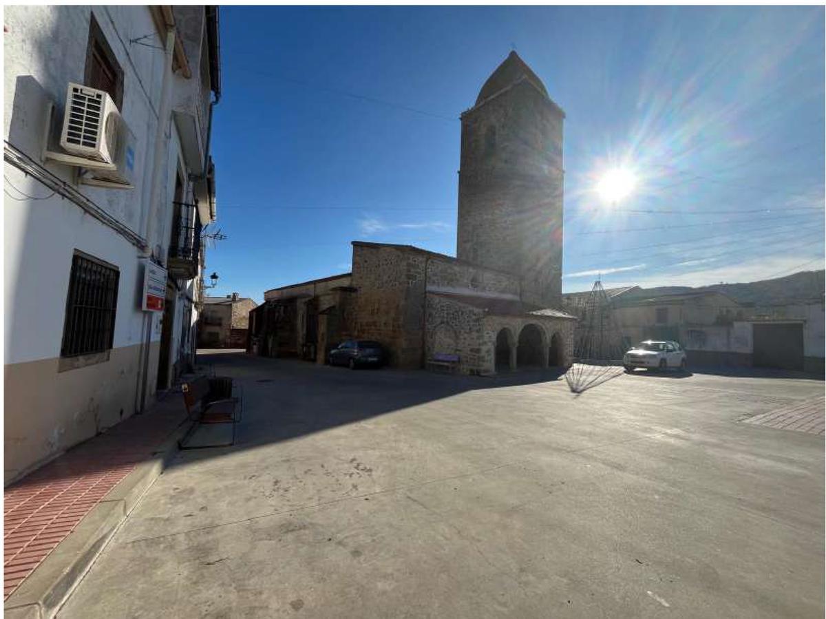 La iglesia de Robledillo de Trujillo.