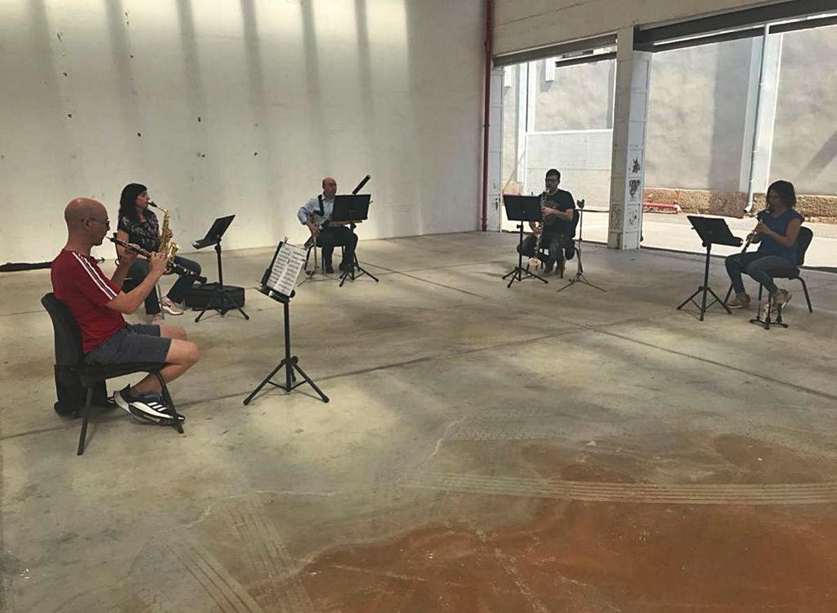 La Banda Municipal de Alicante cambia la Concha por la Plaza del Ayuntamiento