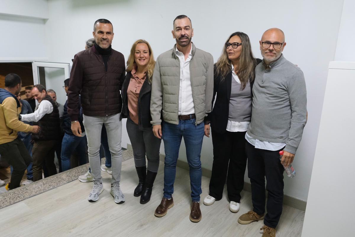 cinco concejales de NC en Santa Lucía: Francisco Guedes, Arminda Santana, Mario Bordón, Minerva Pérez y Roberto Ramírez.