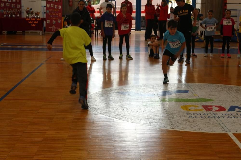 Jugando al atletismo en Alcantarilla