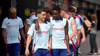 ¿Qué debe hacer el Barça para inscribir a Nico Williams y Joan Garcia?