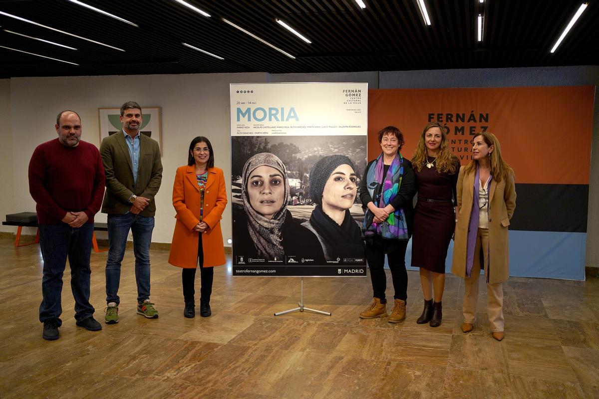 De izq., a dcha., Mario Vega, Nicolás Castellano, Carolina Darias, Laila Ripoll, Yolanda Mayo y Lola Padrón, anoche.