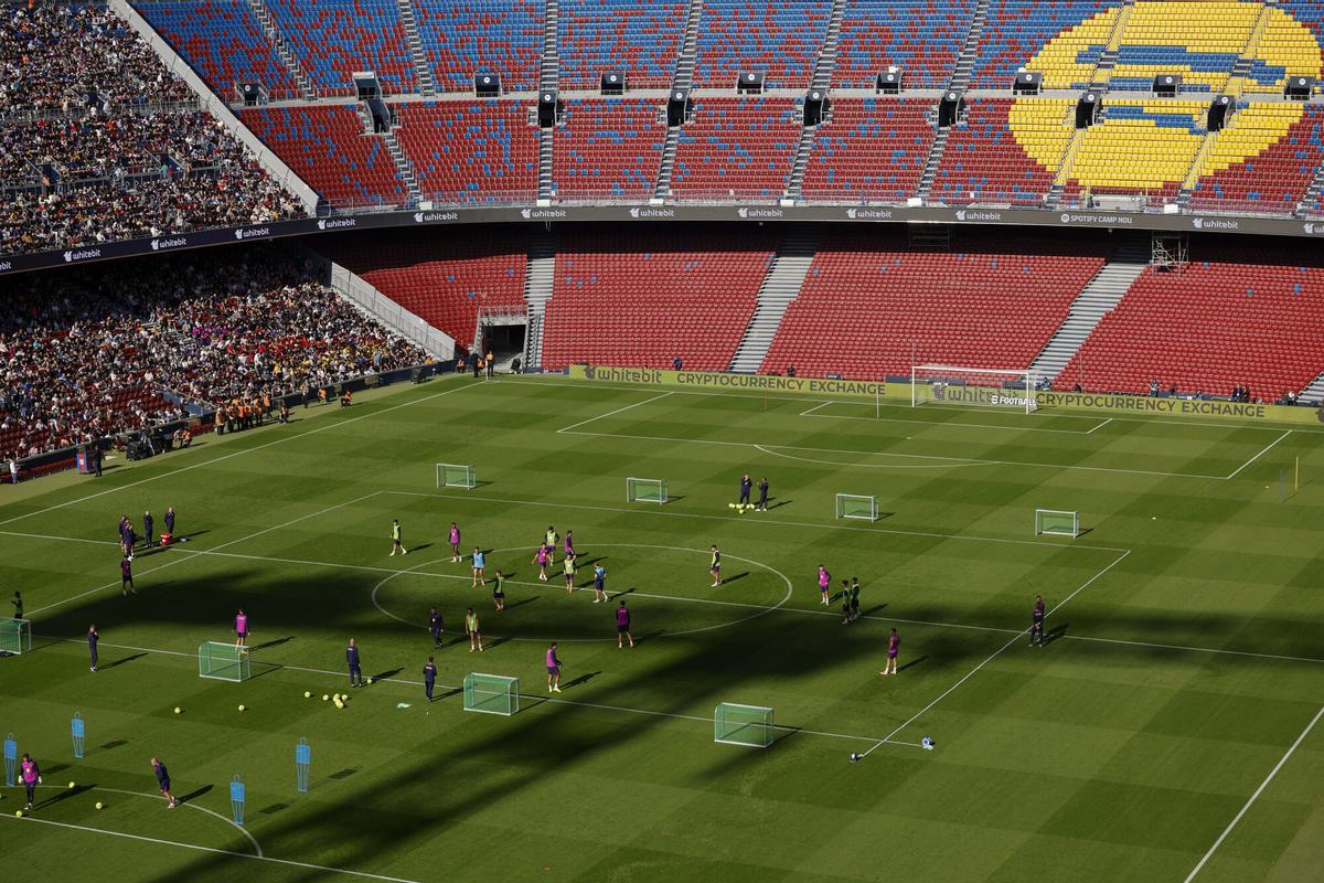Així és el renovat Spotify Camp Nou, durant el primer entrenament de l'equip blaugrana Així és el renovat Spotify Camp Nou, durant el primer entrenament de l'equip blaugrana