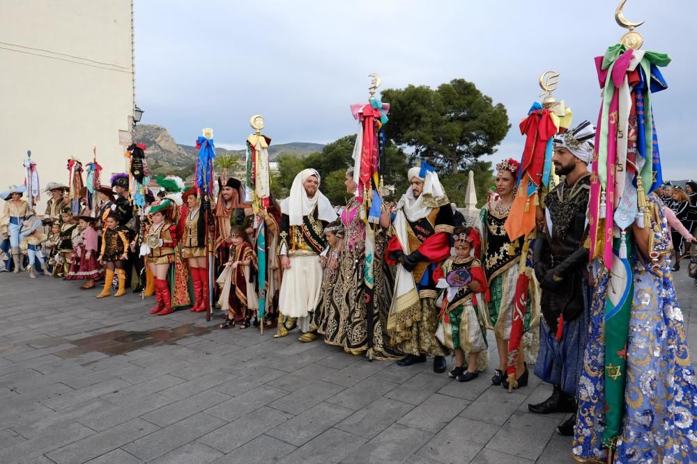 Los Moros y Cristianos se despiden de los cargos festeros de 2019 y dan la bienvenida a los de 2020