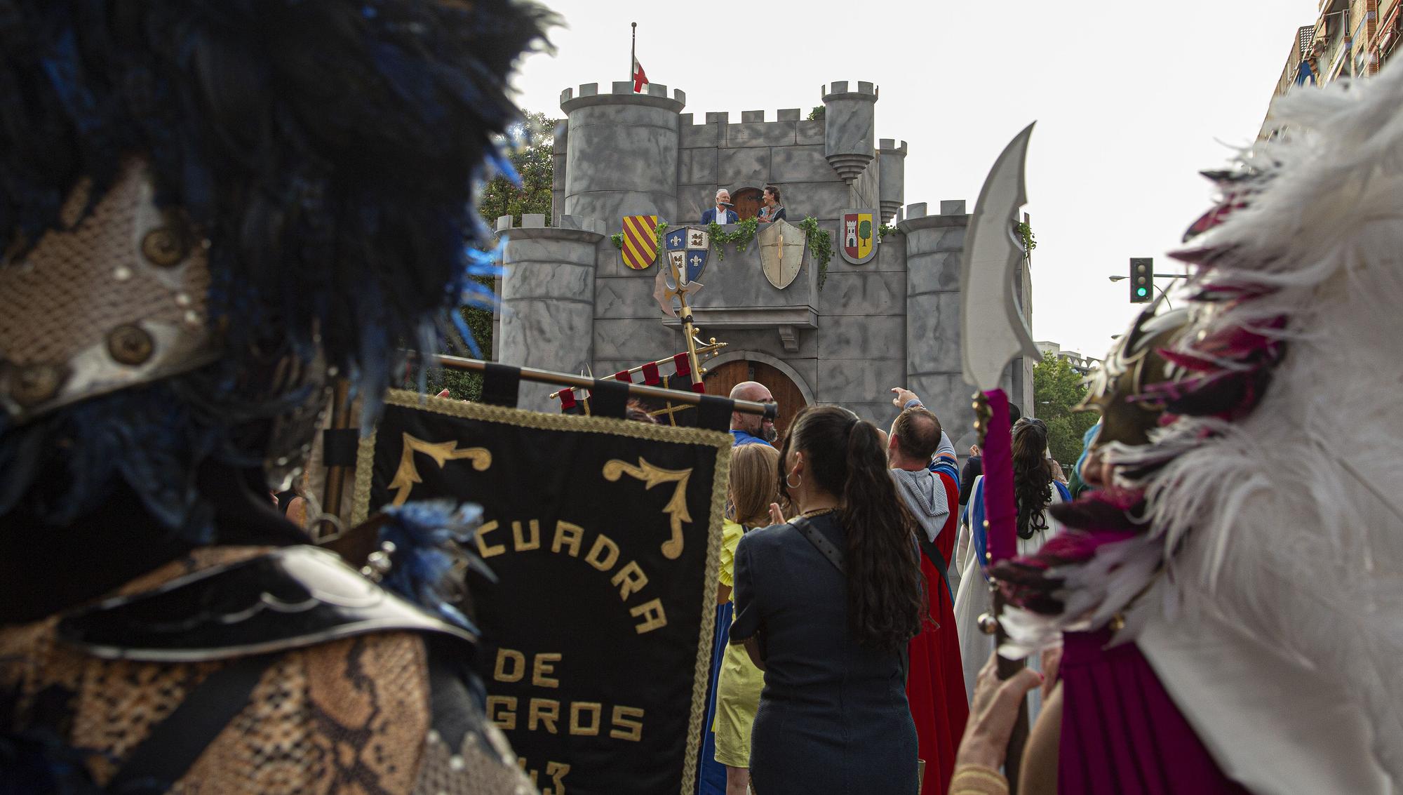 San Blas refuerza su hermanamiento con Alcoy en el pregón de los Moros y Cristianos