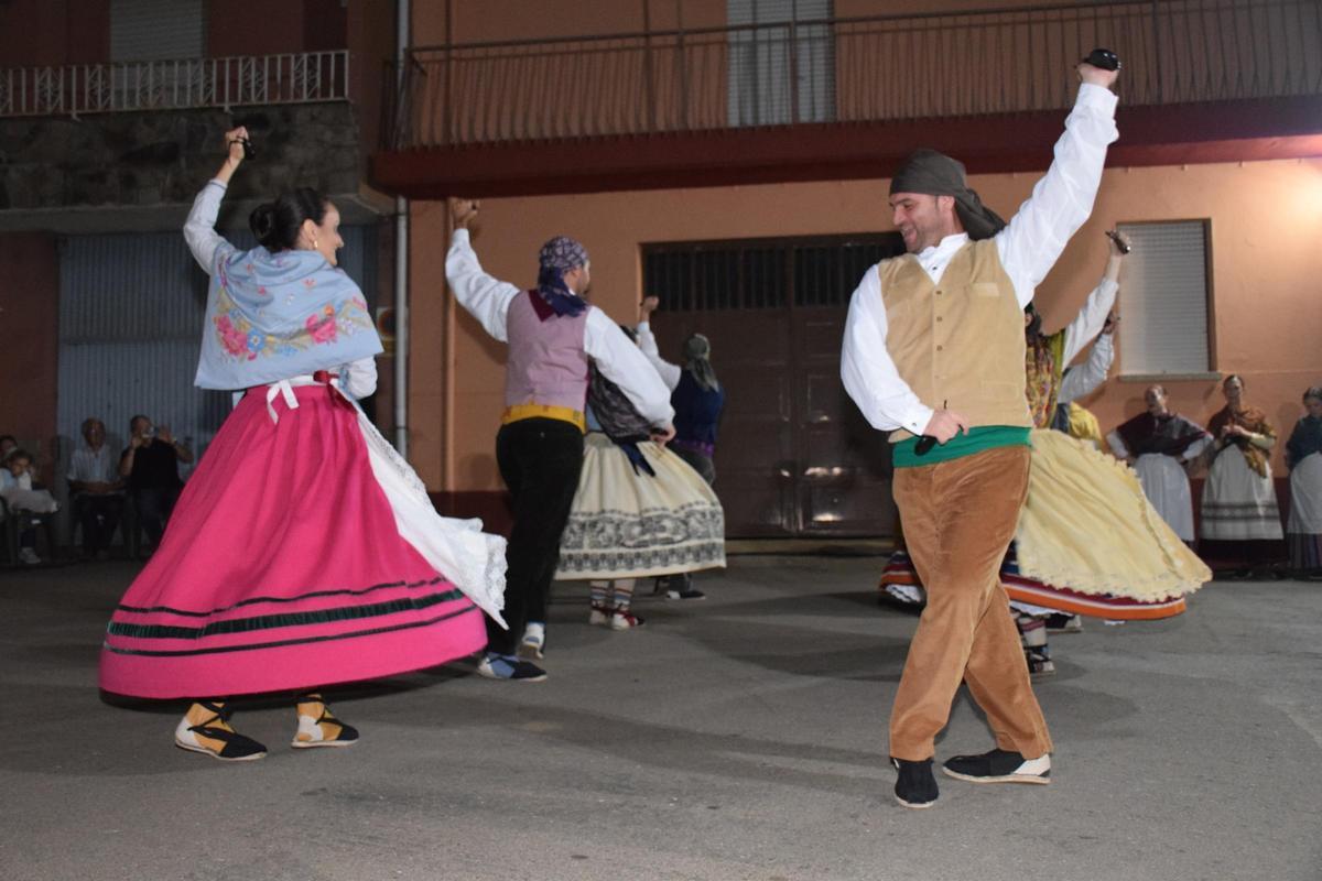 Folclore con acento transfronterizo en el Festival Internacional de de Aulas de Música de Aliste y Tras os Montes Folclore con acento transfronterizo en el Festival Internacional de de Aulas de Música de Aliste y Tras os Montes
