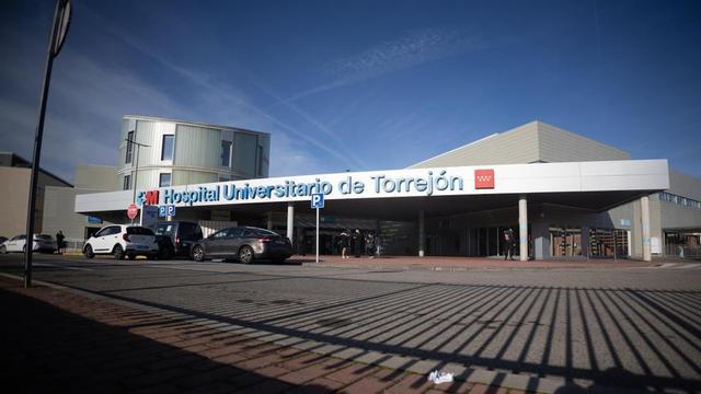 Fachada del Hospital Universitario de Torrejón, a 1 de diciembre de 2025, en Torrejón de Ardoz, Madrid (España).