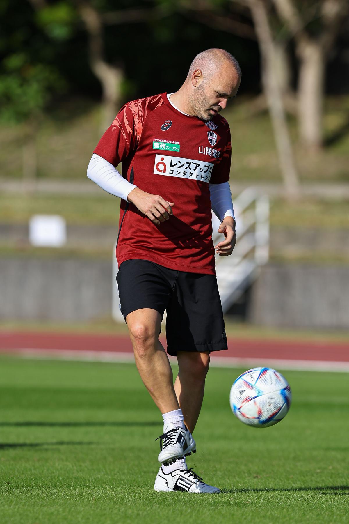 Iniesta sigue implicado en el día a día del Vissel Kobe