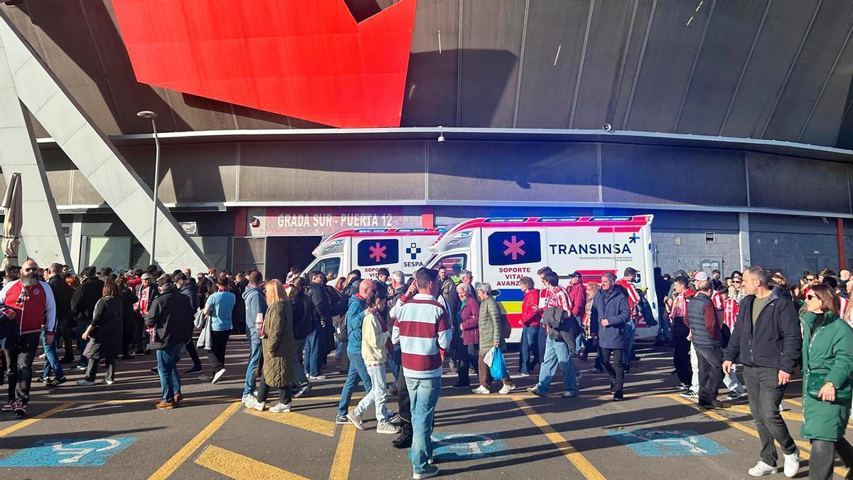 El partido del Sporting de Gijón contra el Leganés se suspende por el fallecimiento de un aficionado en la grada