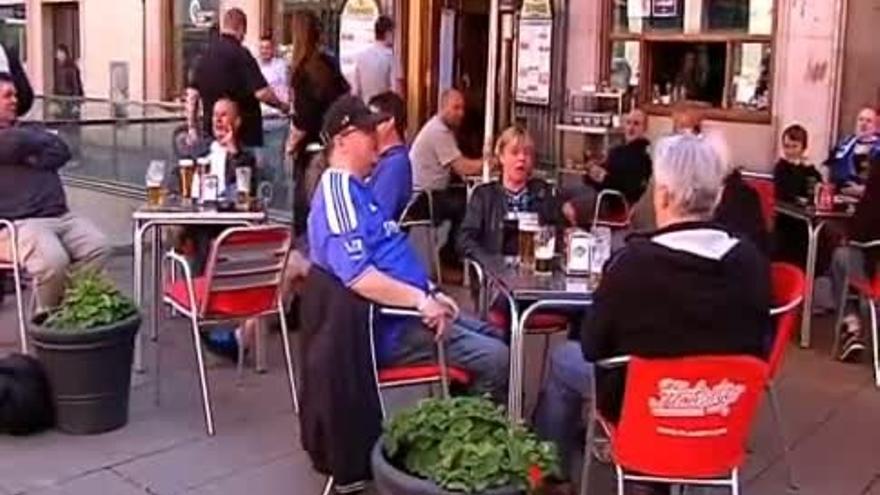 Los aficionados del Chelsea toman las calles de Barcelona