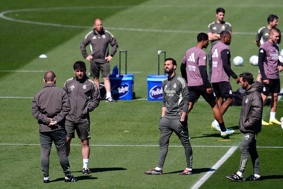 Arbeloa ofereix la pau a Mbappé i dona la benvinguda a Mou