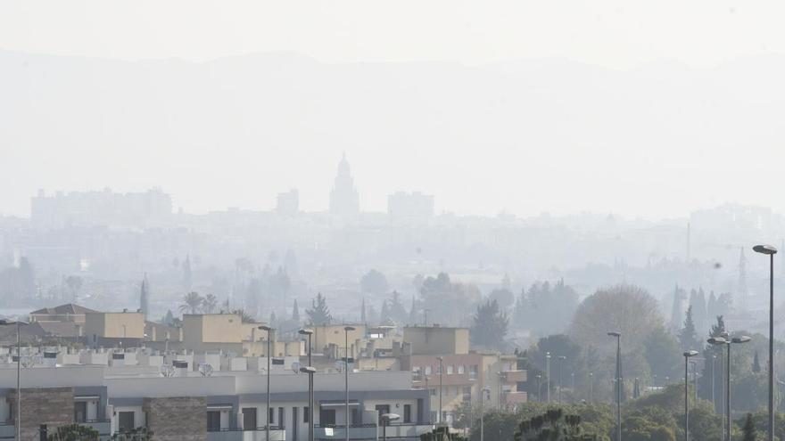 Una intrusión de aire africano activa el protocolo por contaminación atmosférica en Murcia