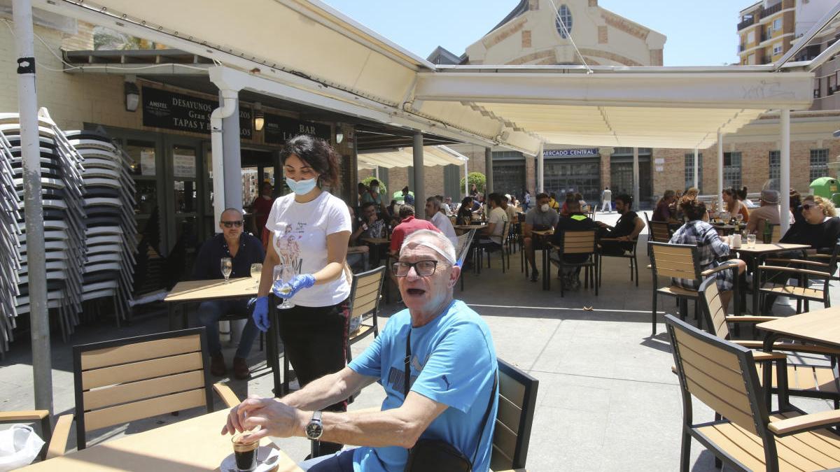 Una terraza junto al Mercado Central de Alicante