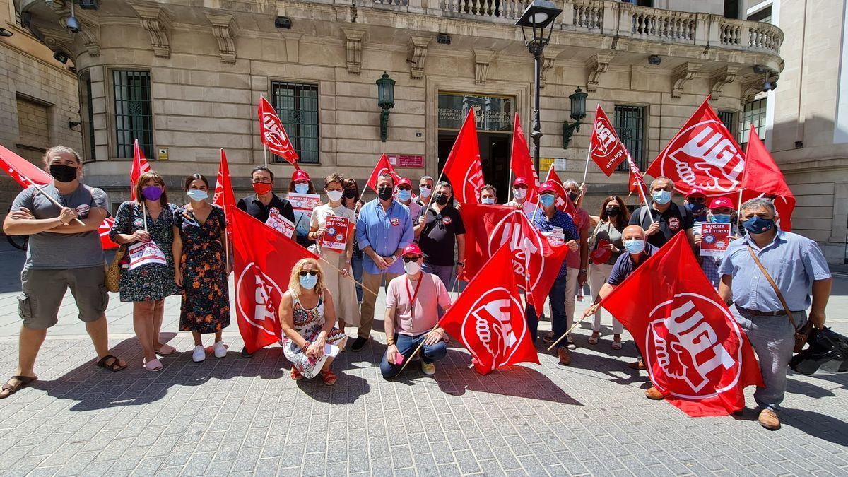 UGT y CCOO piden la subida del SMI y la derogación de la reforma laboral