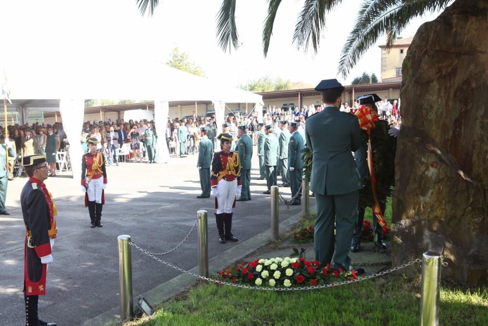 Actos del Día de la Hispanidad en la comandancia de la Guardia Civil de Gijón