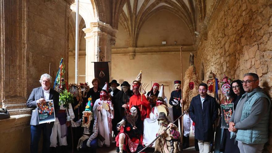 Un homenaje a Kepa Junkera y un desfile con 600 personas por Oviedo, platos fuertes del XVIII Festival Internacional de la mascarada ibérica, que desembarca en Asturias