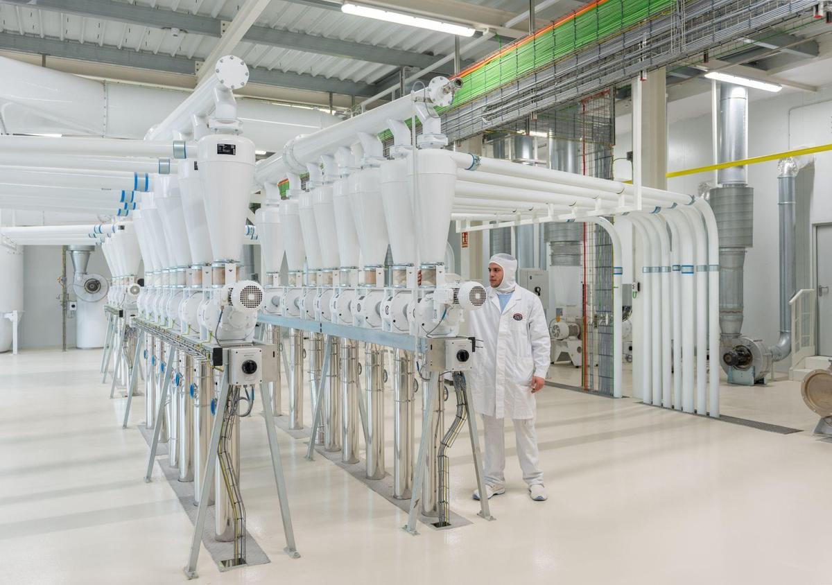 Sala de separadores ciclónicos del segundo molino de Casa Tarradellas