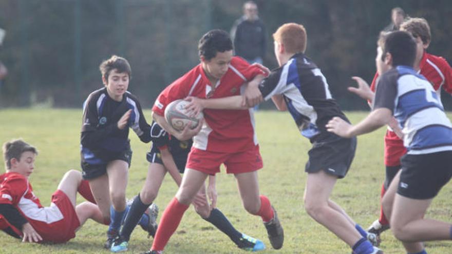 Rugbi Gran ambient a la trobada aleví i femenina