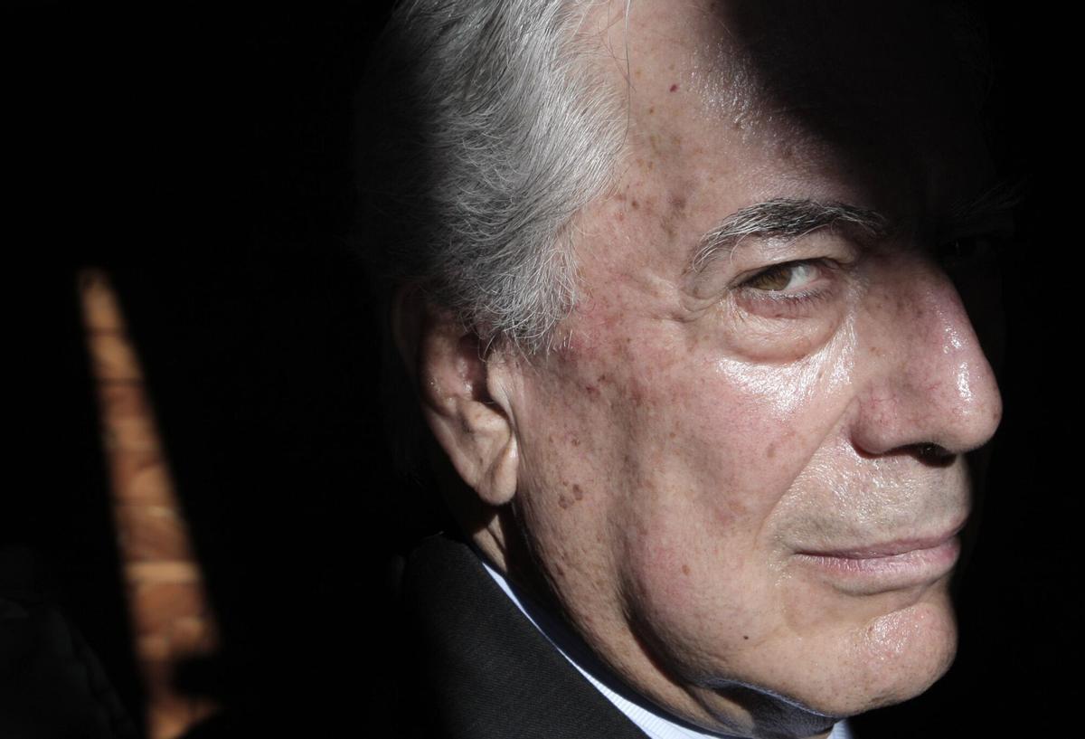 Fotografía de archivo, tomada en julio de 2007, del escritor peruano Mario Vargas Llosa, en Madrid (España).