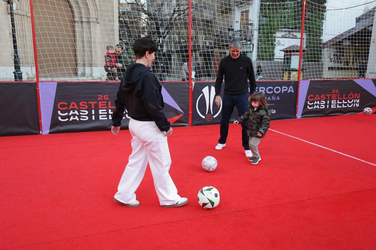¡Búscate en la 'fan zone' de la Supercopa de España Femenina en Castellón!