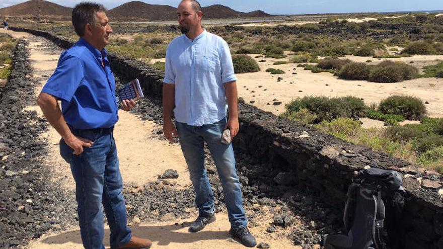 Ignacio Romero presenta su libro sobre la isla de Lobos en el islote