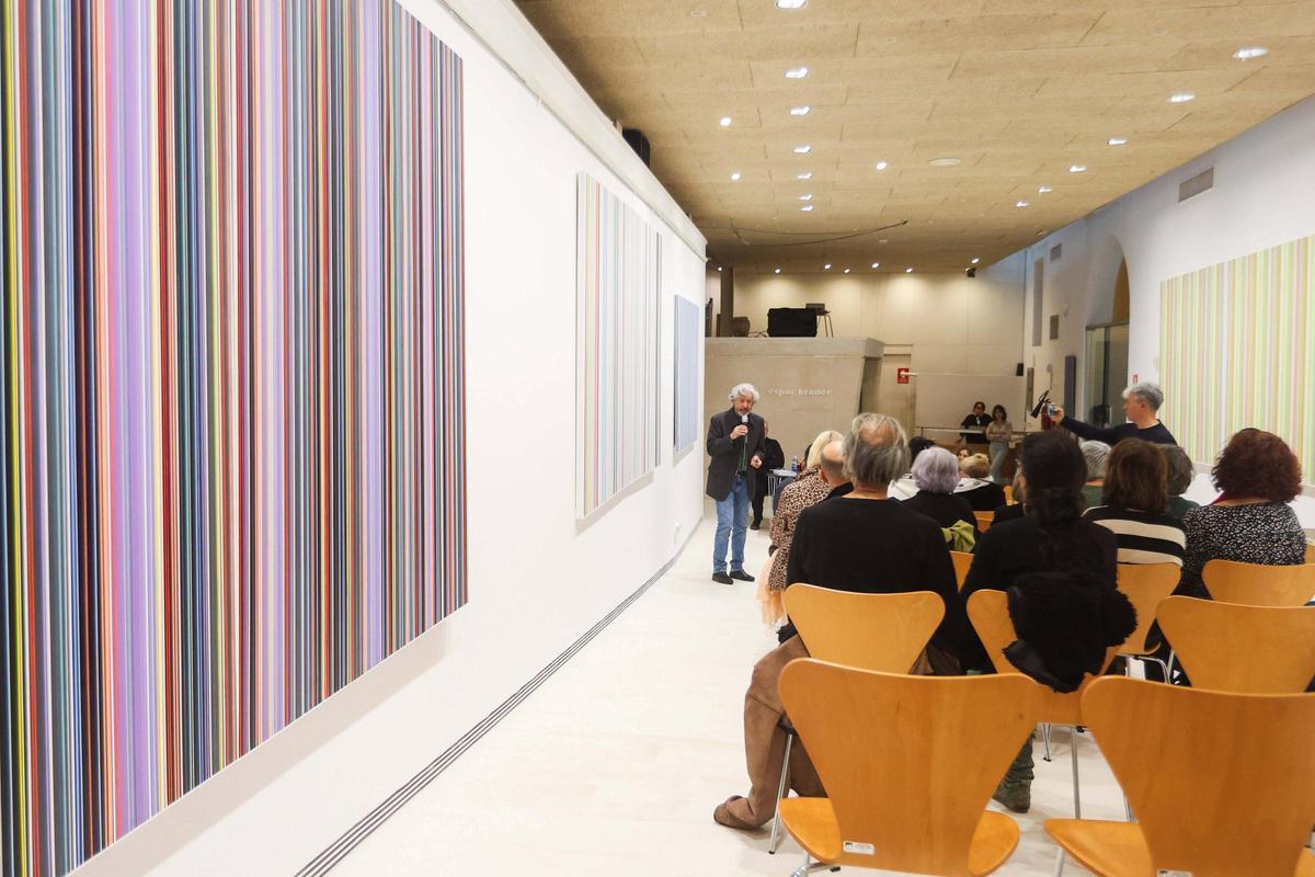 Pedro María Asensio presenta su reflexión crítica sobre el urbanismo de Ibiza en el Coaib Pedro María Asensio presenta su reflexión crítica sobre el urbanismo de Ibiza en el Coaib