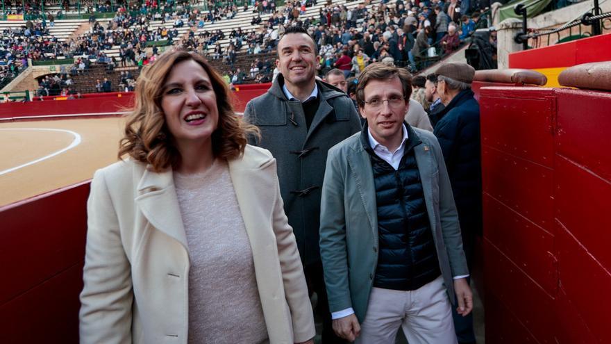 Catalá y Almeida acuden a los toros para apoyar a Román