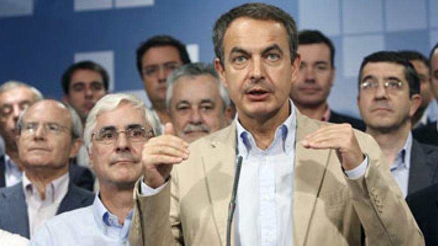 Zapatero invita al PP a sumarse al éxito del verdadero Estado autonómico