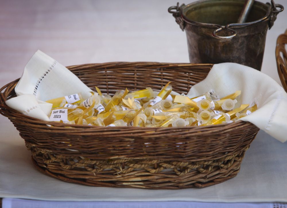 Tradicional bendición de les Coquetes de Sant Blai en Sagunt