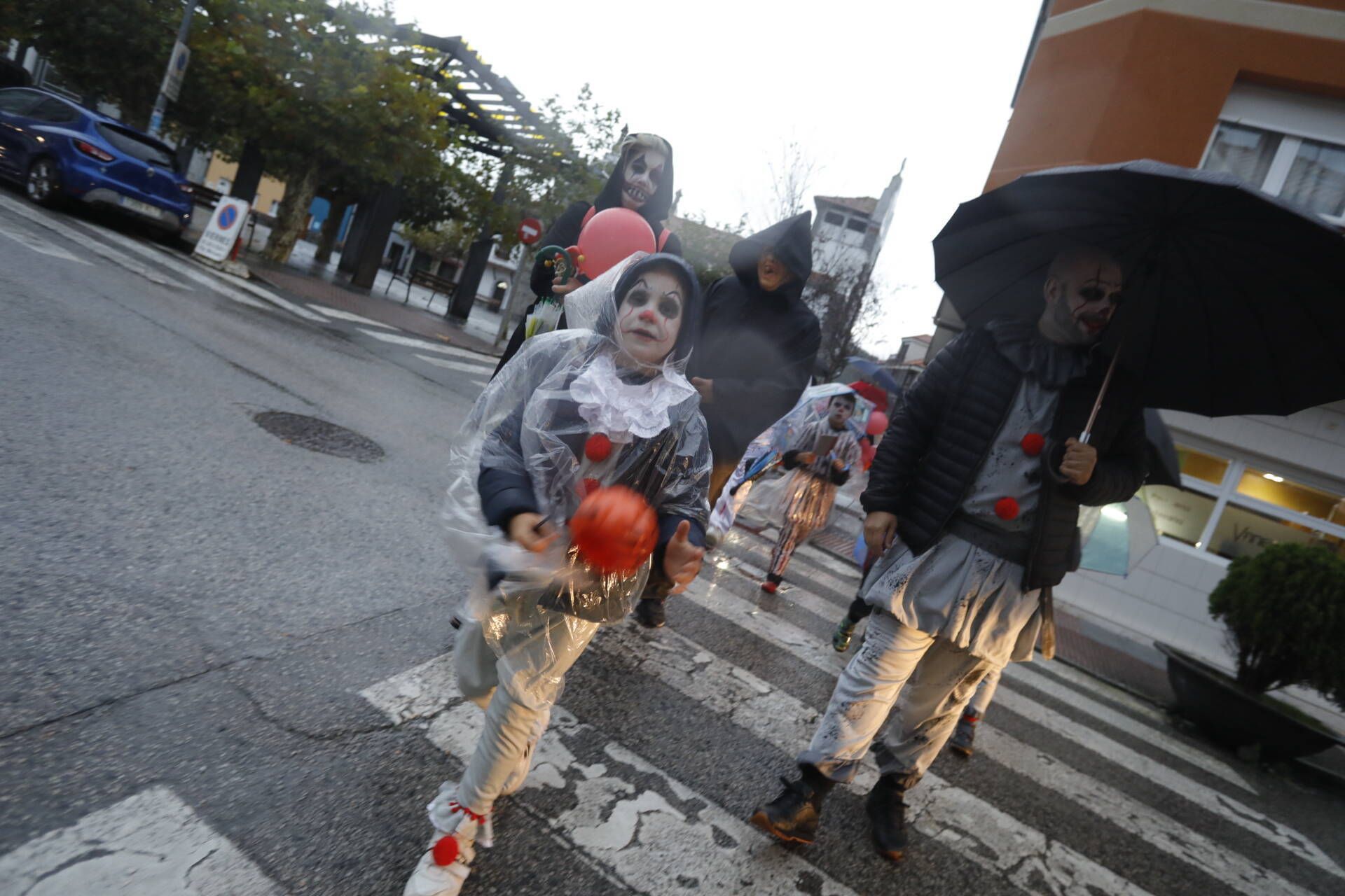 EN IMÁGENES: El pueblo que se disfraza entero por Halloween