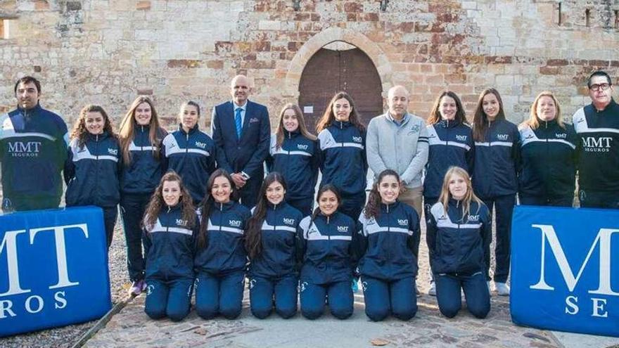 Foto oficial del equipo sénior femenino.