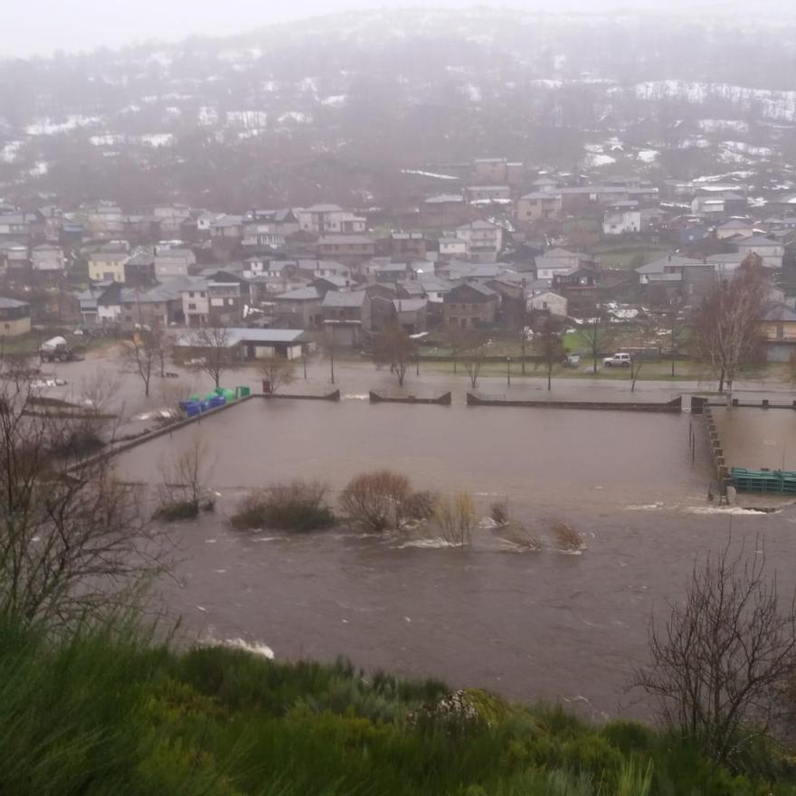 Inundación del ferial y polideportivo de Porto