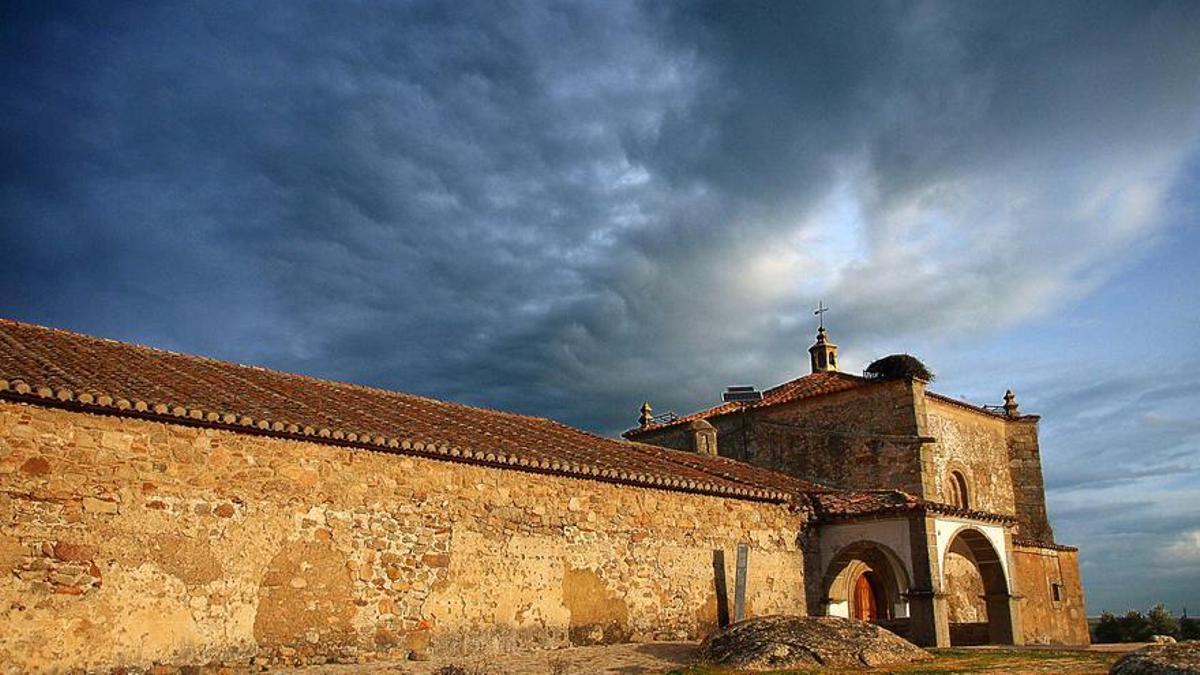 Ermita de Nuestra Señora del Salor, en Torrequemada, donde se encuentra la Virgen.