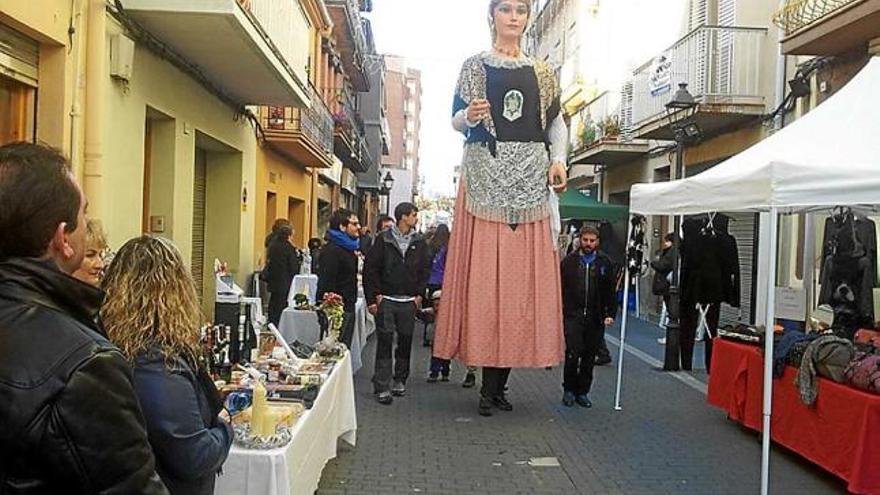 El Mercat de Nadal de Navàs consolida espai i productes