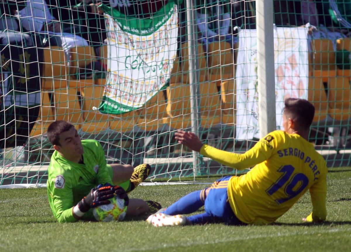 Las imágenes de Cádiz B-Córdoba CF