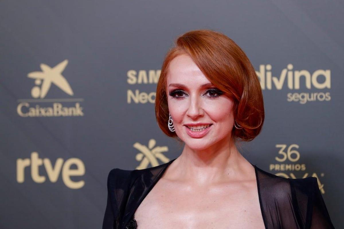 ALFOMBRA ROJA PREMIOS GOYA 2022: Cristina Castaño con falso peinado