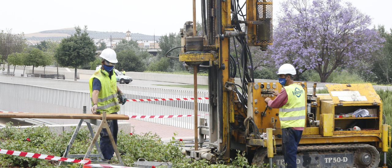 Sondeos realizados en el Balcón del Guadalquivir para la ejecución del tanque de tormentas, obra licitada este año.