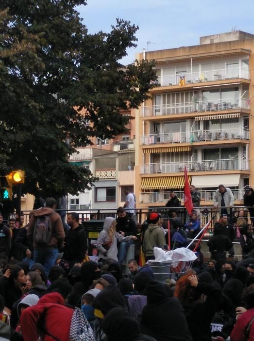 Protesta dels CDR a Girona en el marc de la vaga general