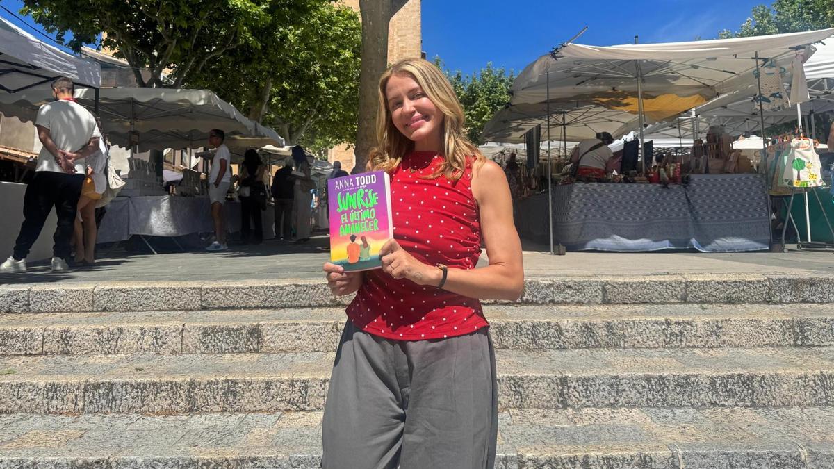 Anna Todd, autora de la saga 'After' y 'Sunrise. El último amanecer'