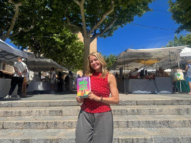 Anna Todd, del fenómeno 'After' a enamorarse en una Mallorca asfixiada por el turismo