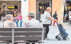 Los bancos adelantan las pensiones de julio